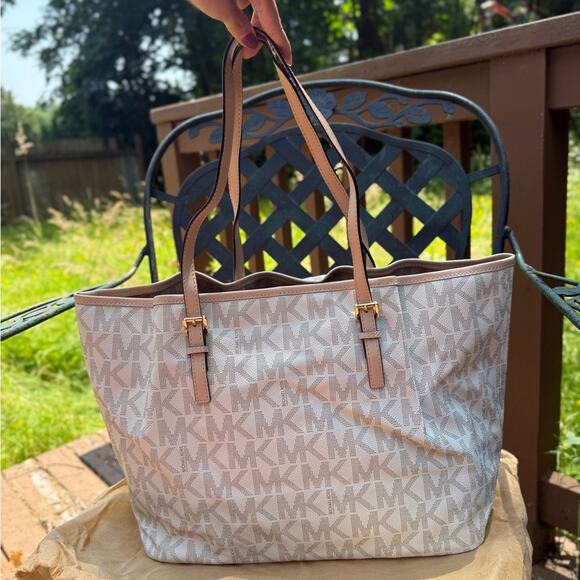 Michael Kors Monogram Cream Tote - Picture 2 of 9